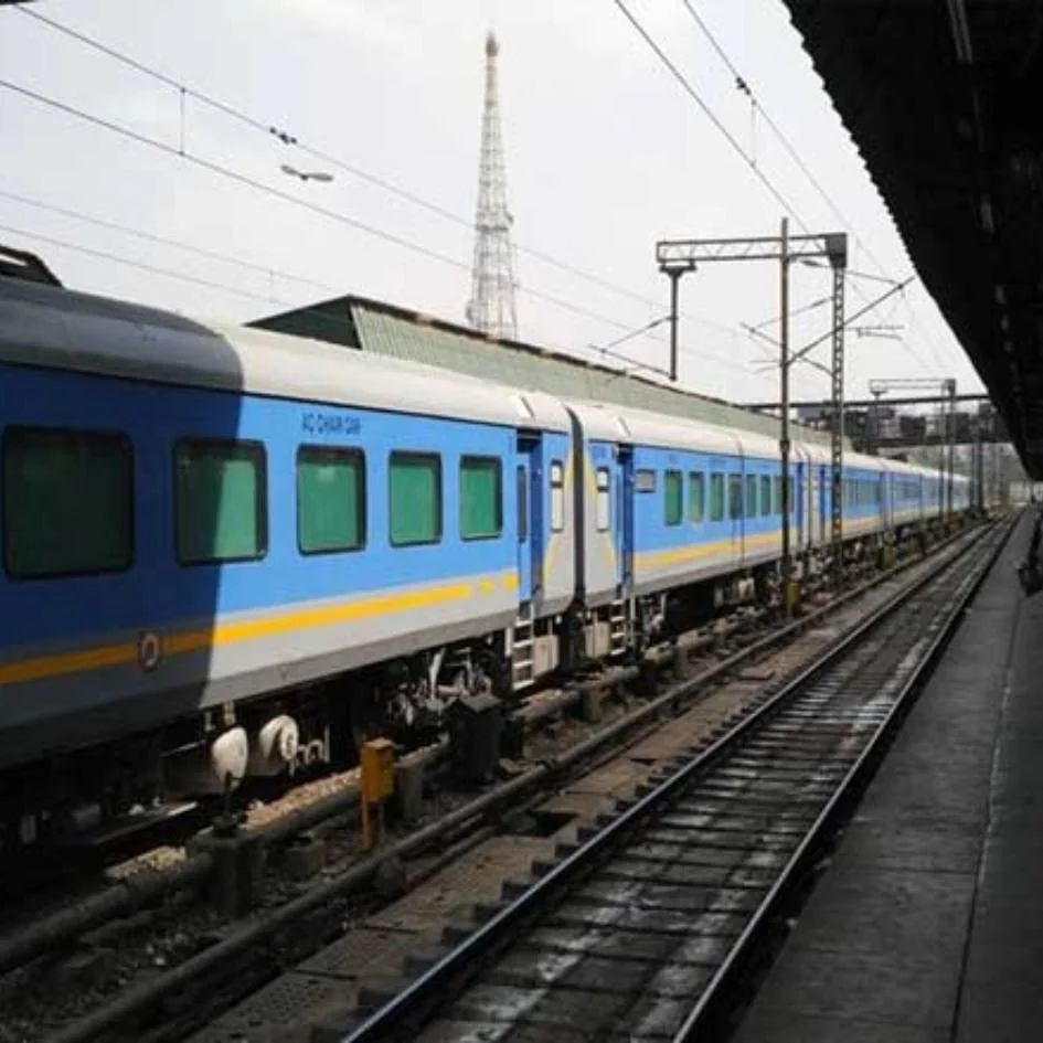 Gatiman Express | Agra Travel Guide